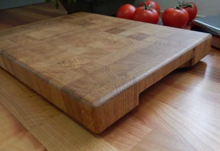 wooden chopping board - Woodworking Beginner Projects