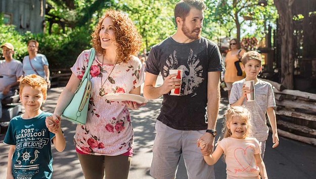 family at Silver Dollar City