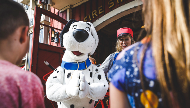 Silver Dollar City welcome dog